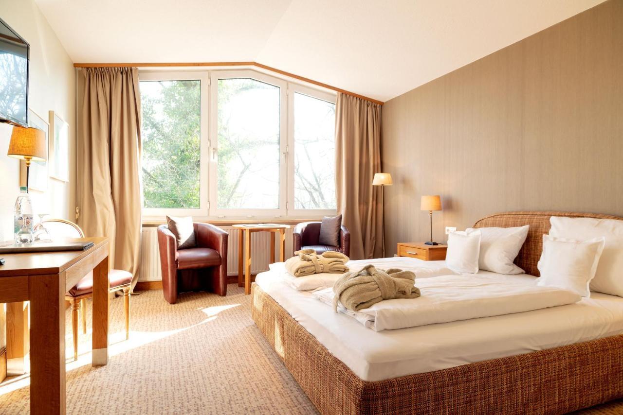 Waldhotel Tannenhaeuschen Wesel  Bagian luar foto