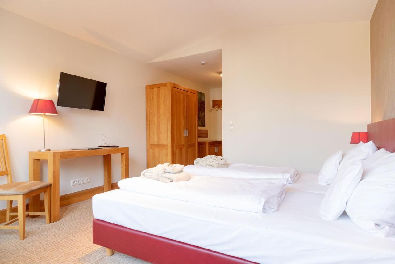 Waldhotel Tannenhaeuschen Wesel  Bagian luar foto