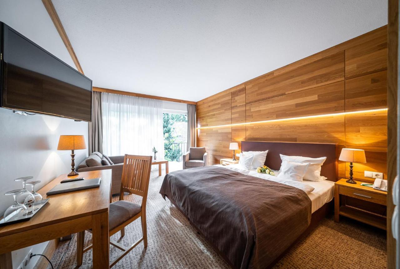 Waldhotel Tannenhaeuschen Wesel  Bagian luar foto