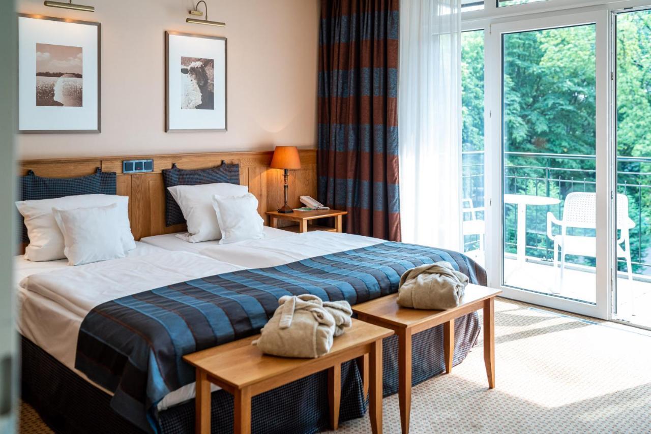 Waldhotel Tannenhaeuschen Wesel  Bagian luar foto