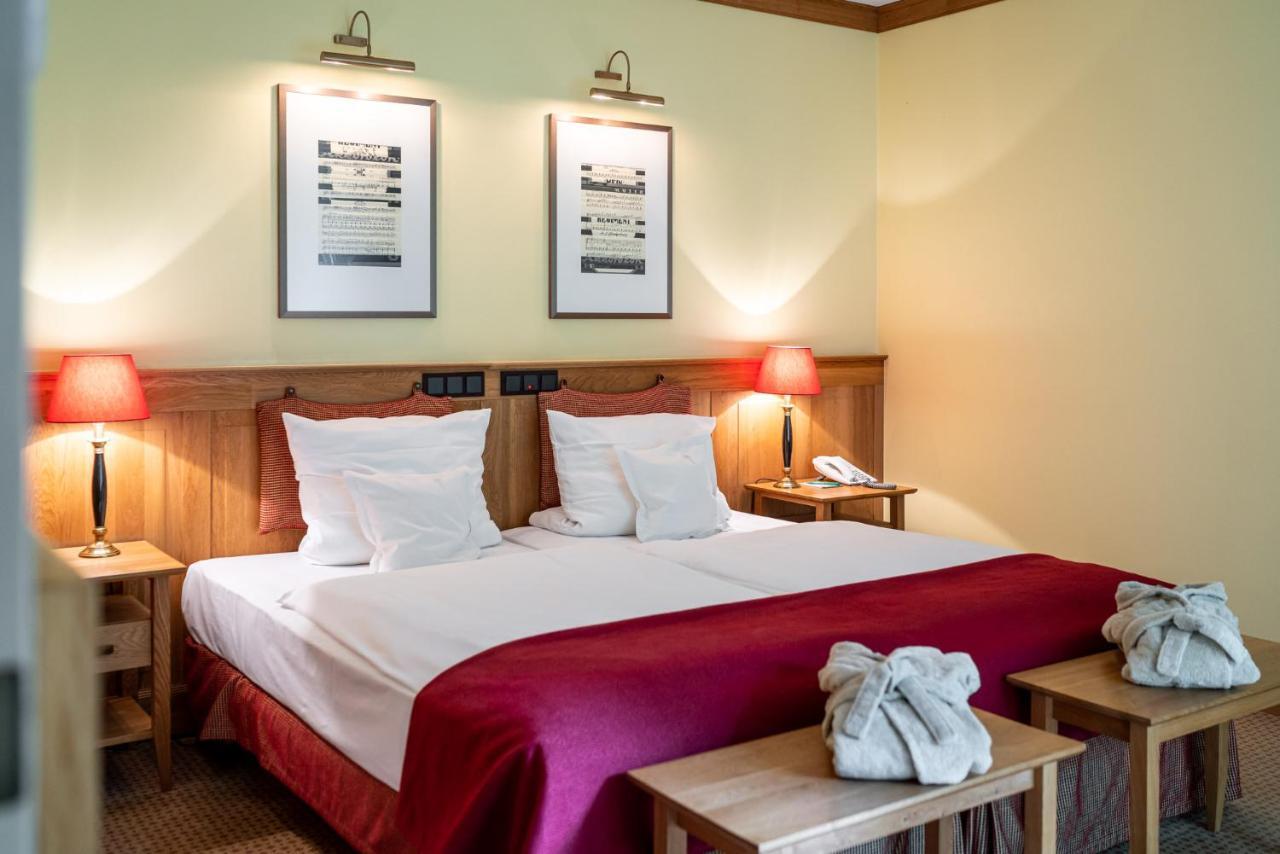 Waldhotel Tannenhaeuschen Wesel  Bagian luar foto